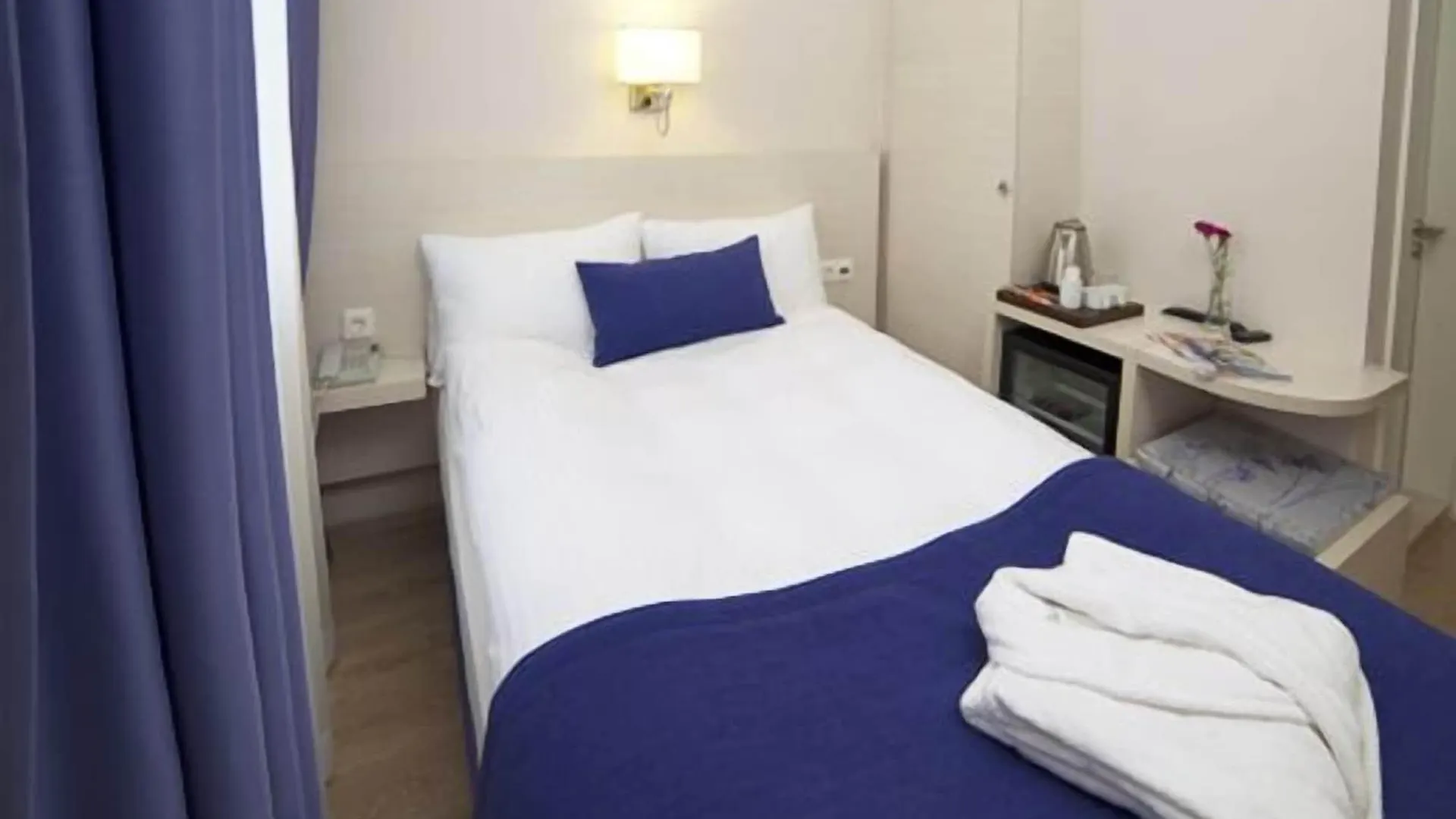 **  Walk In Hotel Izmir Turkey