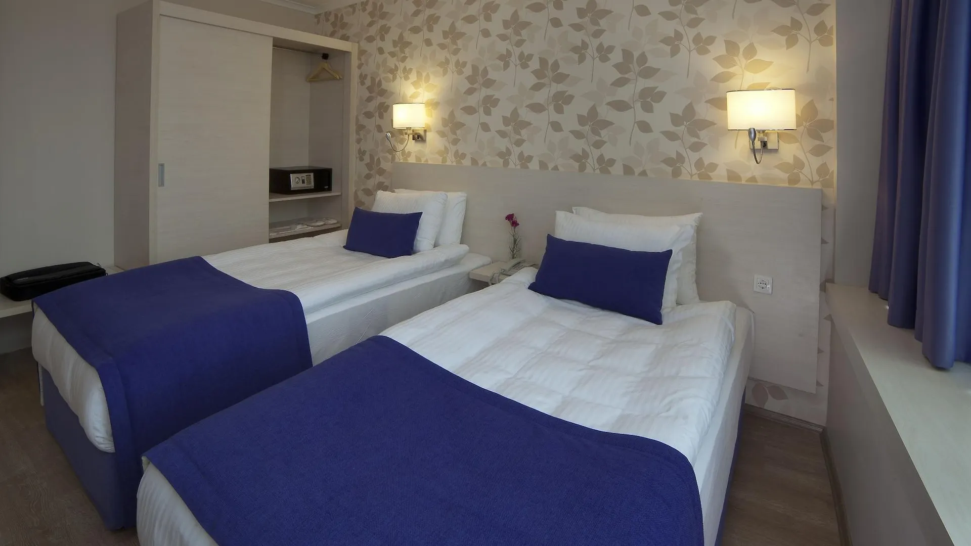 Walk In Hotel Smirne