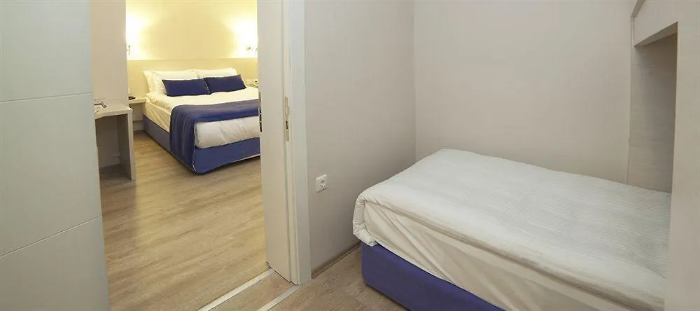 Walk In Hotel Izmir 2*,